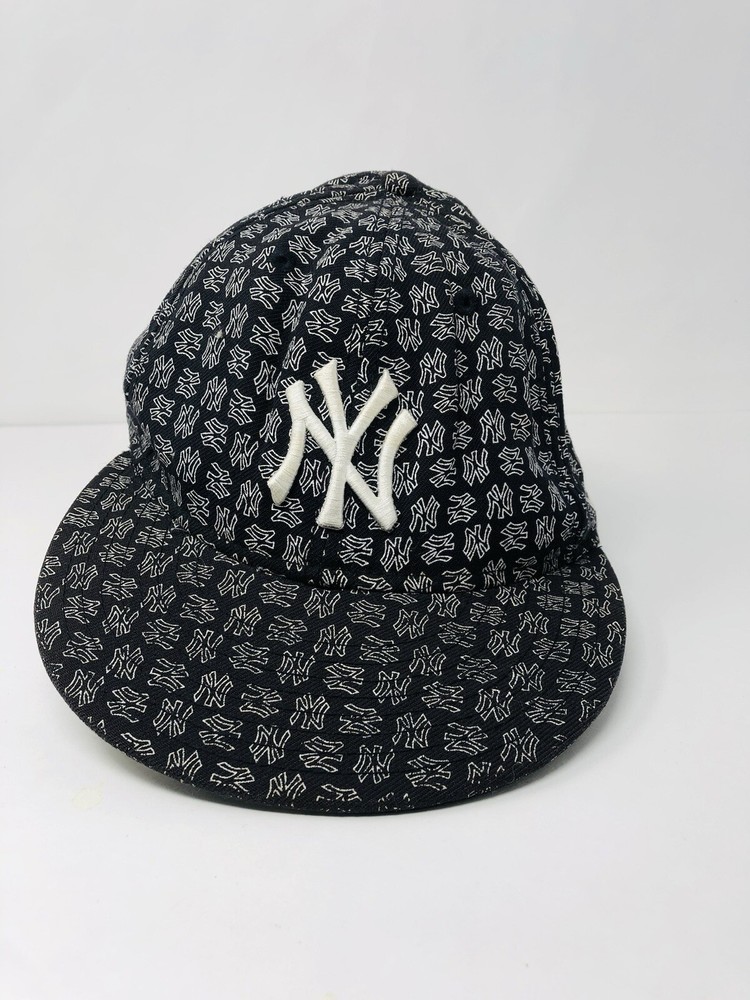 New York Yankees New Era  Fitted Hat Cap All Over NY Logos size 8
