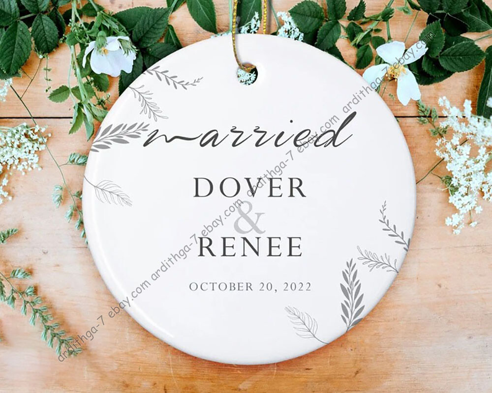 Personalized Wedding Ornament, Mr & Mrs Ornament, Custom Married Ornament, We...