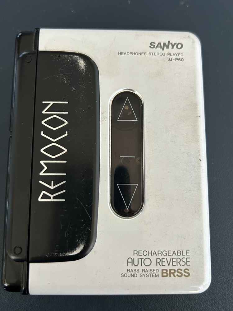 Sanyo JJ-P60 White Stereo Headphones Player For Parts or Repair #041