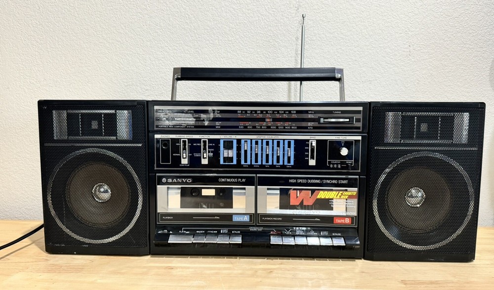 SANYO C35 VINTAGE RADIO CASSETTE RECORDER 1980s Made in Japan