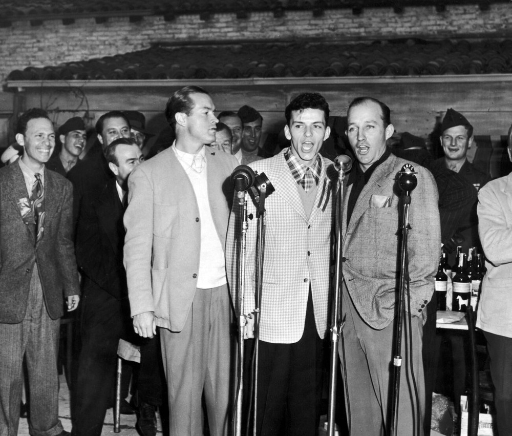 Bing Crosby With Frank Sinatra And Bob Hope B&W 8x10 Picture Celebrity Print