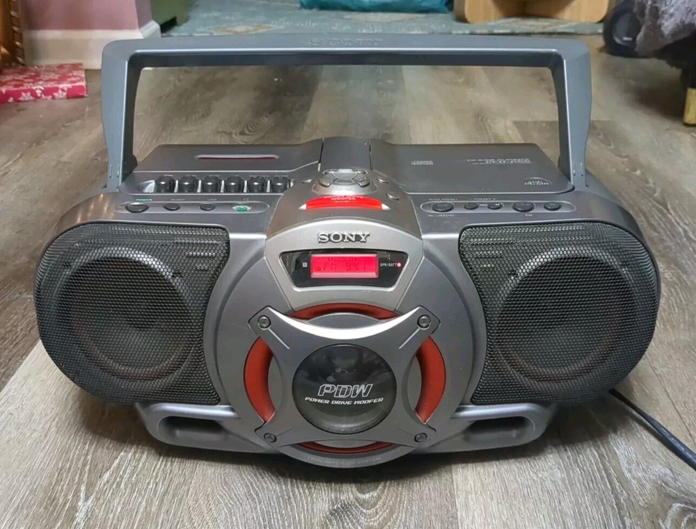 Sony CFD-G55 AM/FM Stereo Radio Boombox Cassette CD Player Power Drive Woofer