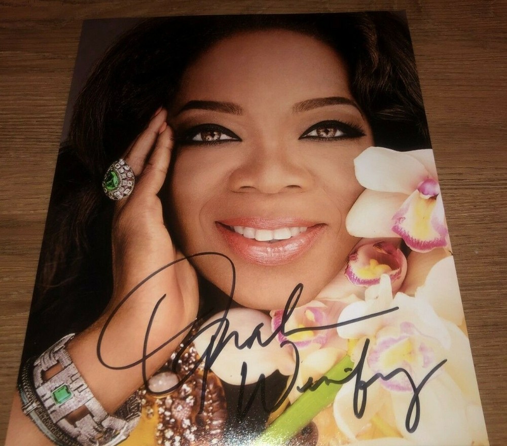 Oprah Winfrey Talk Show Mogul Signed Autographed 8x10 Photo COA