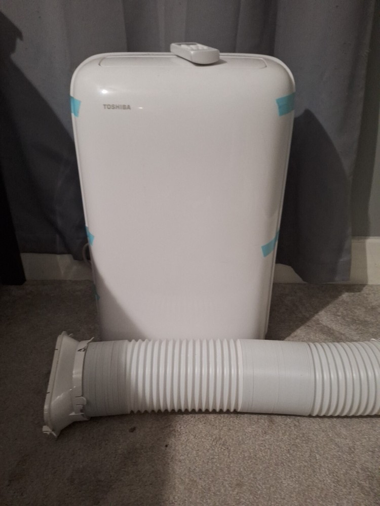 Toshiba RAC-PD1213CWU 12,000-BTU Portable Air Conditioner