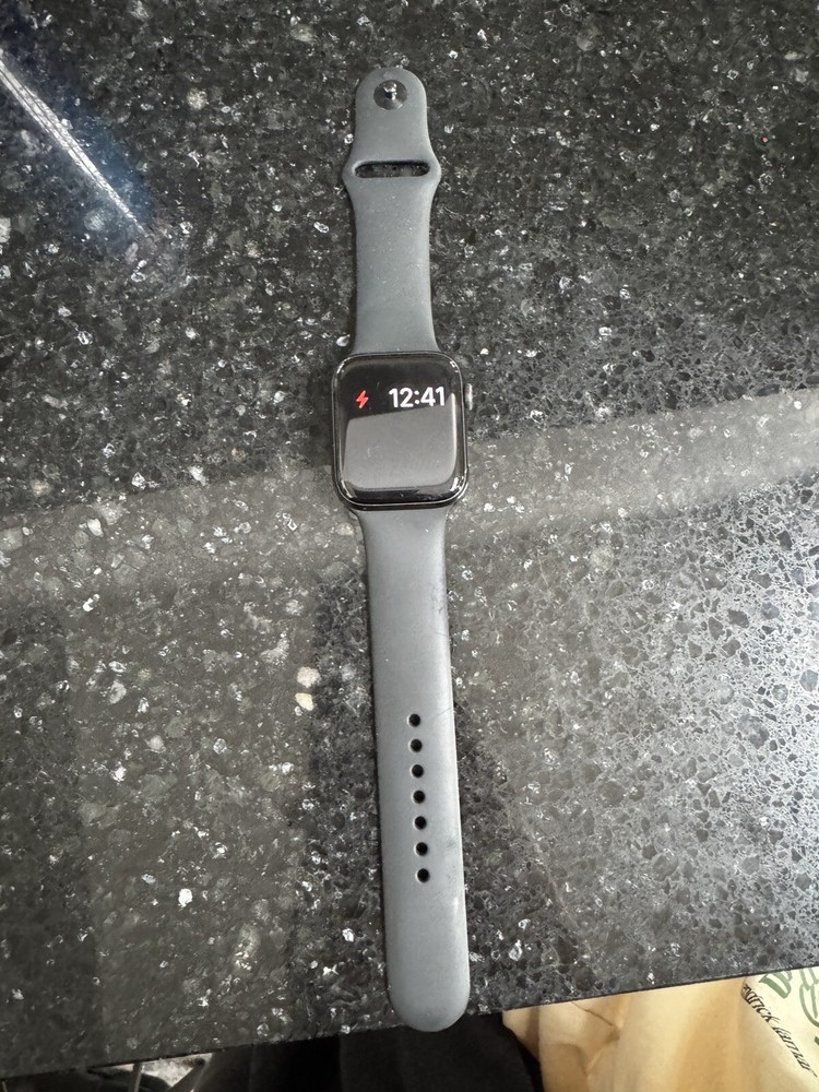 Apple Watch Series 6 44mm Space Gray Aluminum Case Black Sport Band