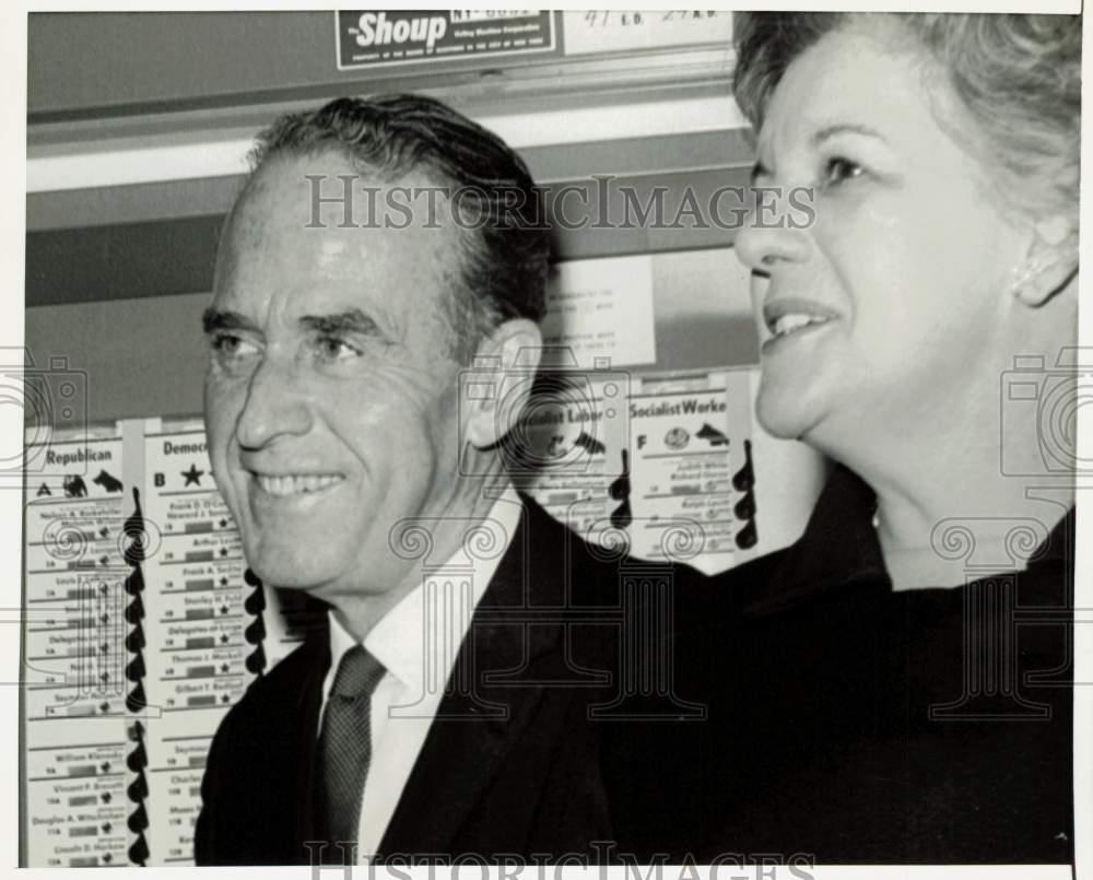 1966 Press Photo Candidate Frank O'Connor and wife Mary vote in New York