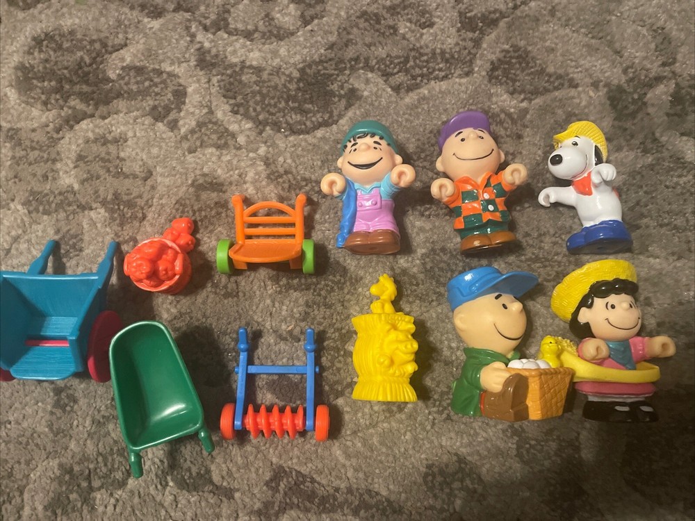 VTG 1989 McDonald's Charlie Brown Peanuts Farm Lot Happy Meal 80s Toys Snoopy