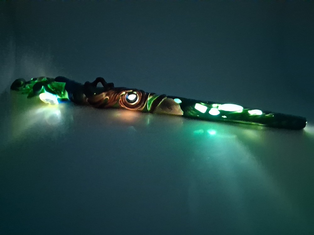 Great Wolf Lodge Magicquest Wand Evergreen Light Up With Topper - Works