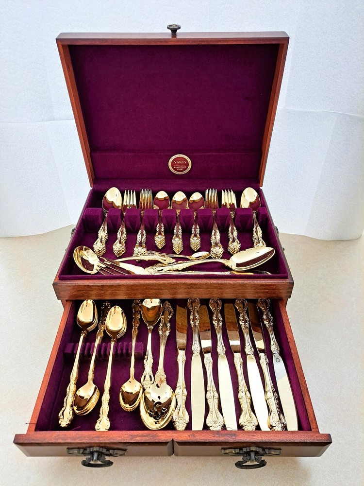 STANLEY ROBERTS ALEXIS GOLD PLATED STAINLESS FLATWARE 71 PIECES W/STORAGE CHEST
