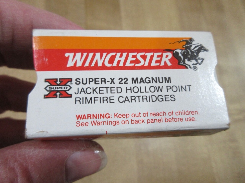 Empty Winchester Super X 22 Magnum Jacket Hollow Point ammo   Box (3-42)   (w3)
