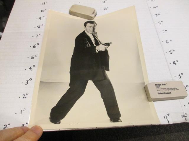 TV show promo photo NBC 1960s ROBERT TAYLOR The Detectives police gun