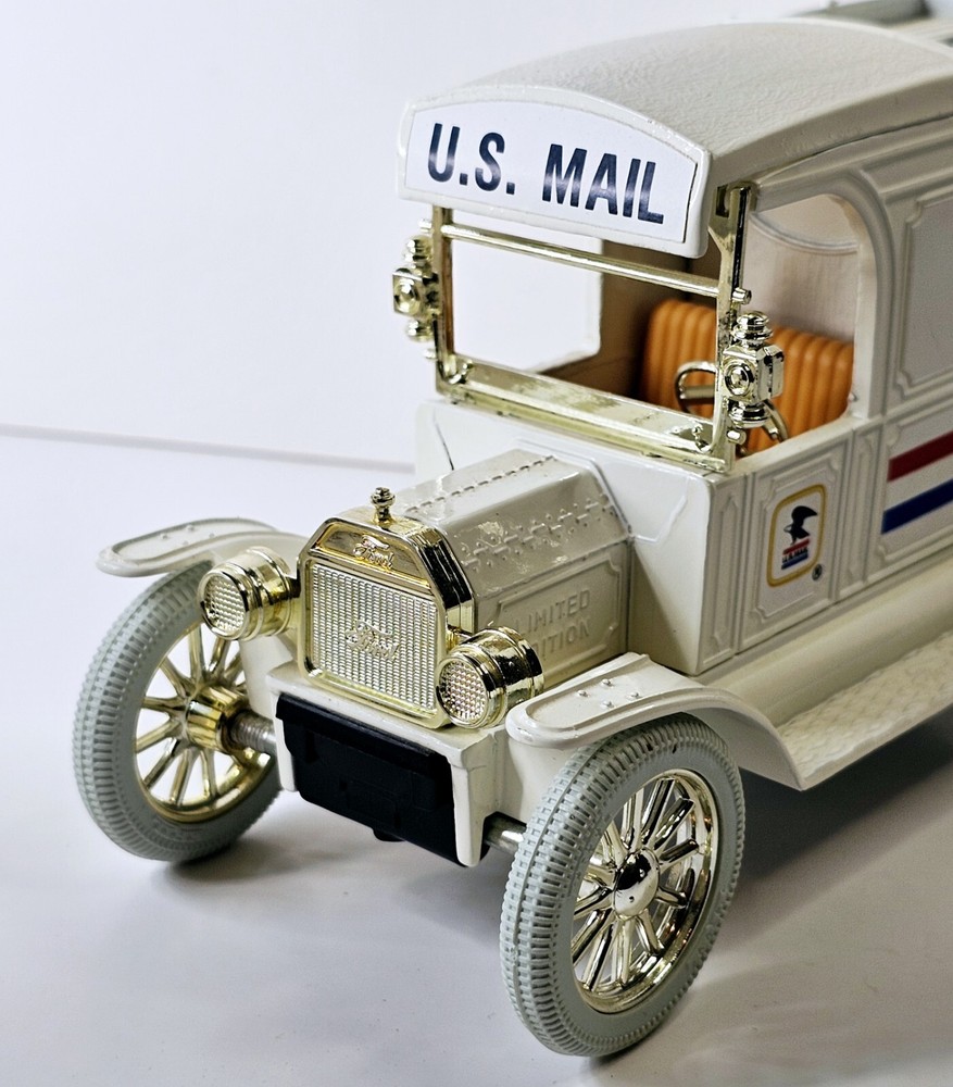 ERTL 1913 Die Cast Model 
