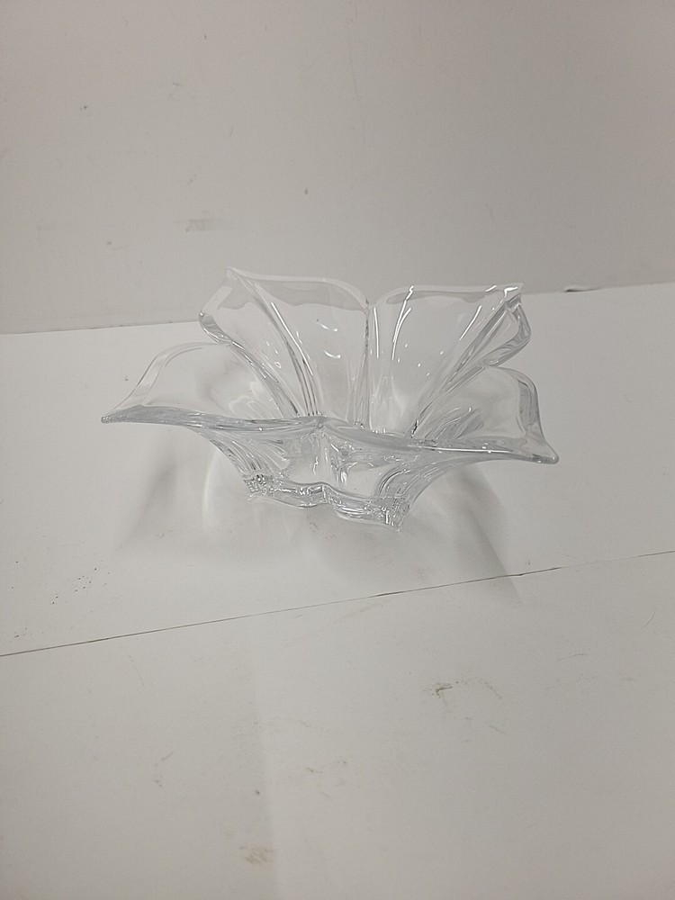 Mikasa Crystal FLORALE 8 Inch Open Candy Dish 2.5 Inches Tall