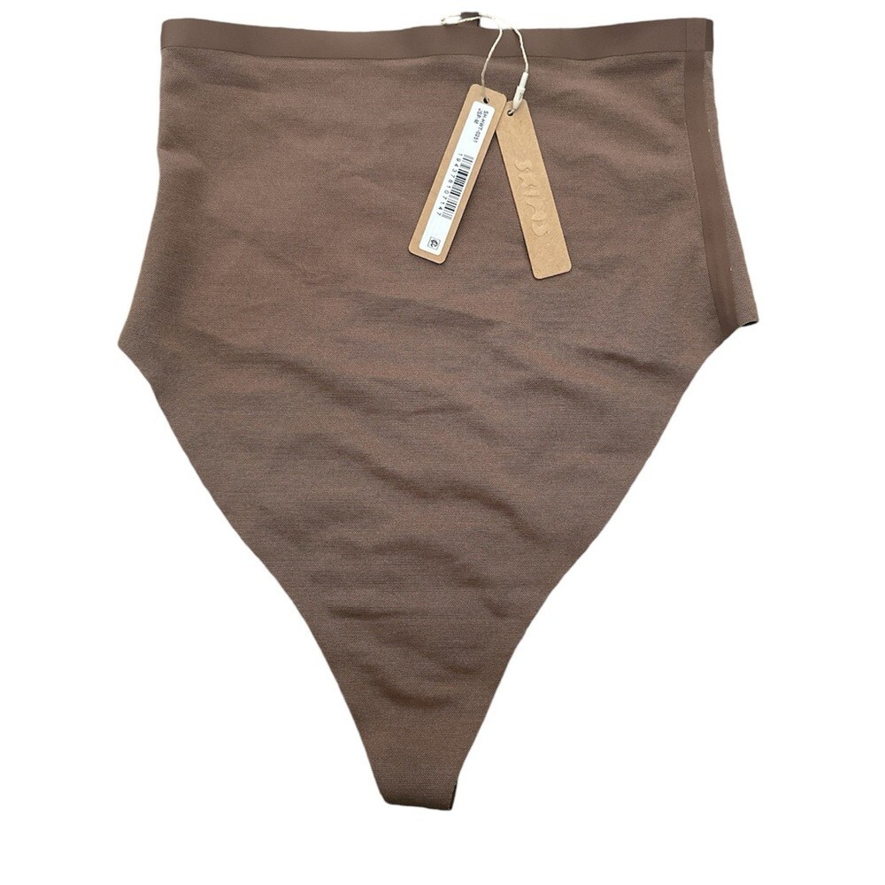 SKIMS High Waisted Shear Sculpting Thong Medium