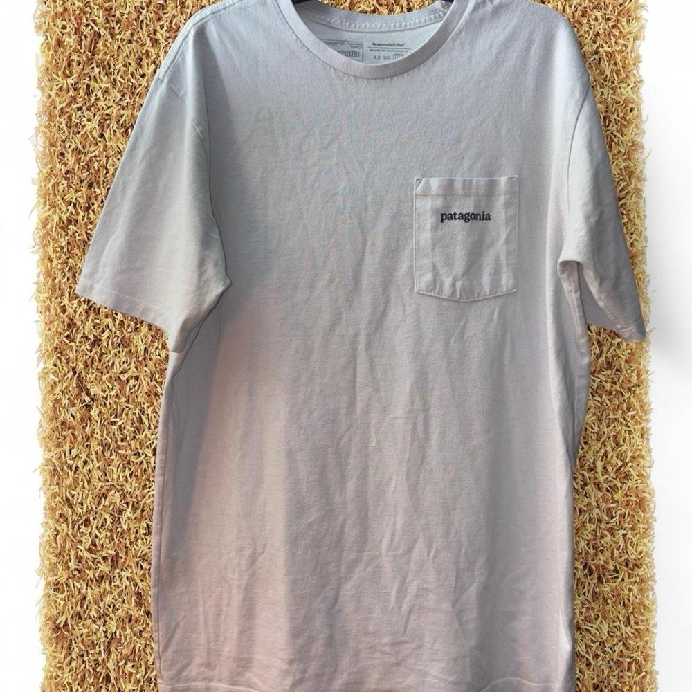 Patagonia Men's Shirt Size S Gray Short Sleeve Crew Neck Camping Outdoor Hiking