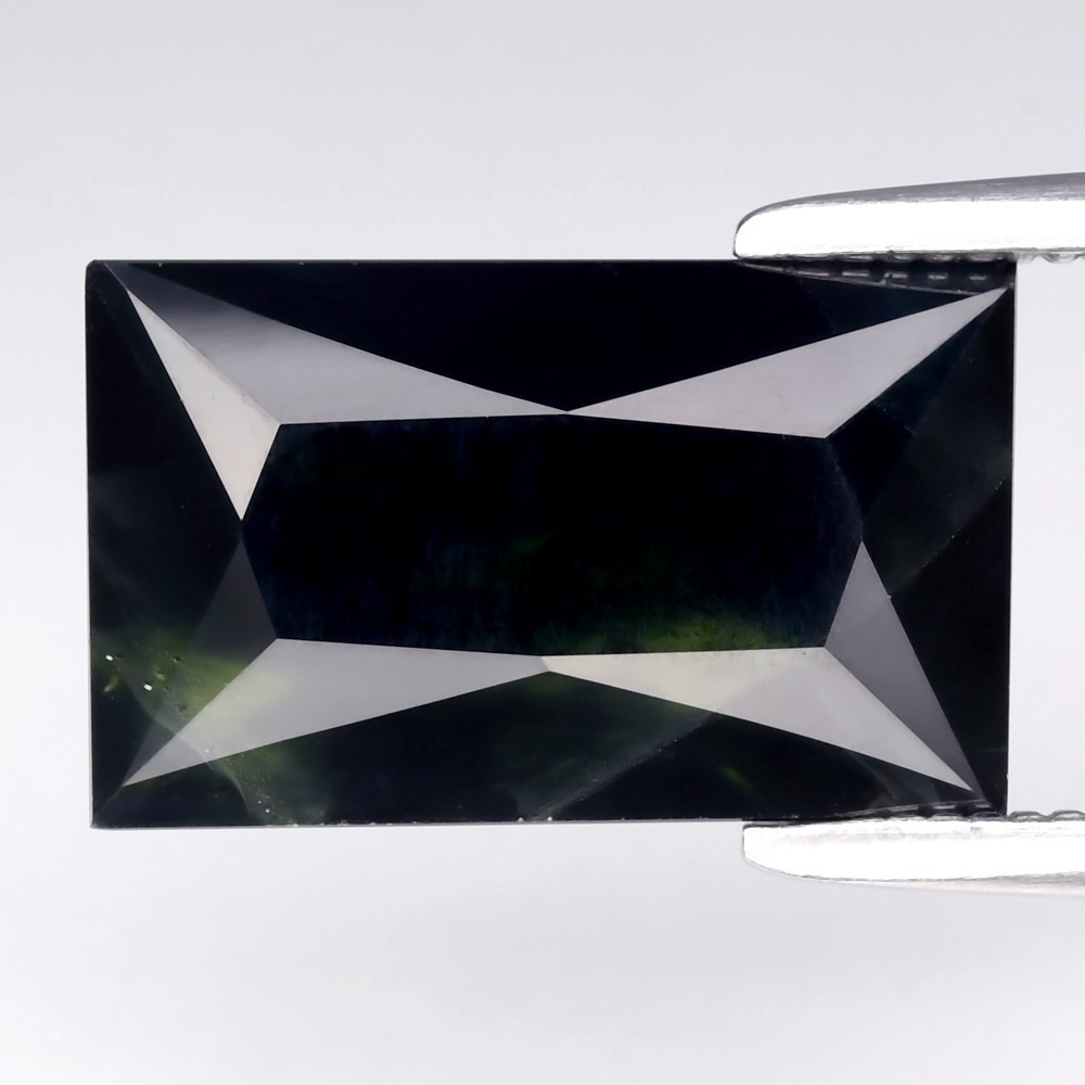 3.92ct Natural Heated Green Blue Baguette Sapphire from Australia