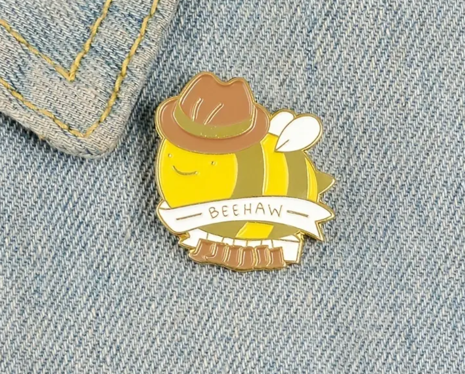 LINDA ABEJA VAQUERA - PIN Broche Pin Metal Insignias Perfecto Regalo de Vacaciones Niños Como Nuevo.-image